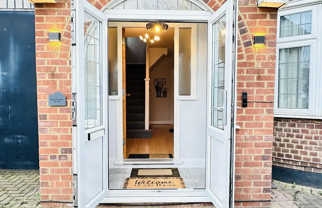 Isleworth House London By Smart Corporate Stays-1