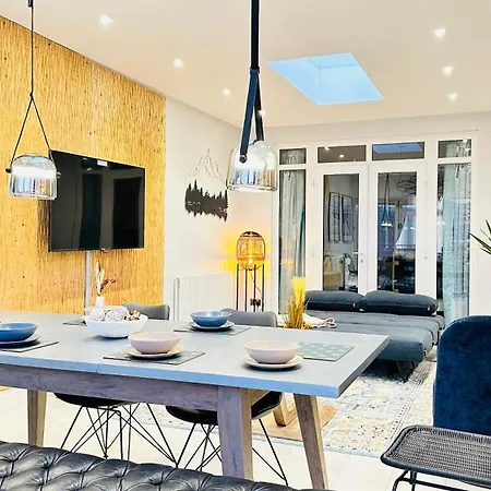 Isleworth House London By Smart Corporate Stays-2